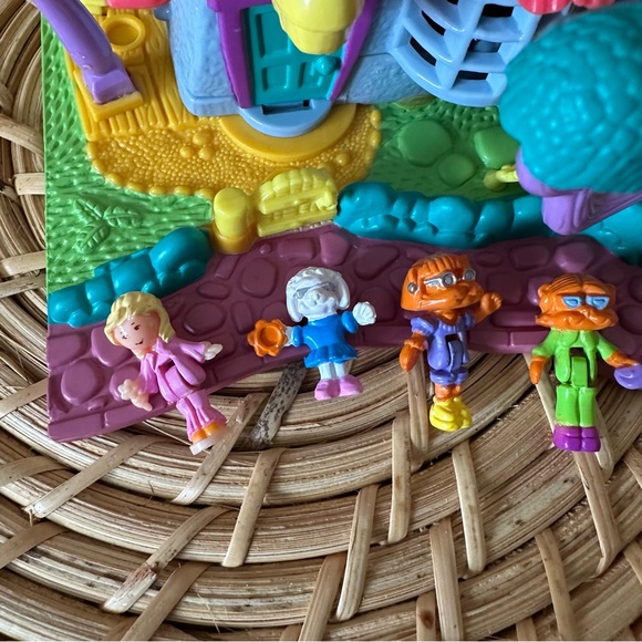 Vintage Polly Pocket Kitty House Play Set With Dolls Figures Complete - Picture 2 of 6